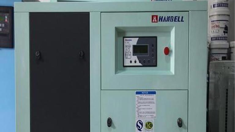 汉钟空压机停机时进气阀喷油的原因分析与系统性解决方案